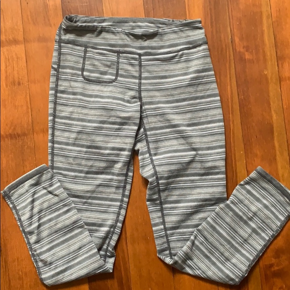 Super soft and comfy grey stripped leggings
